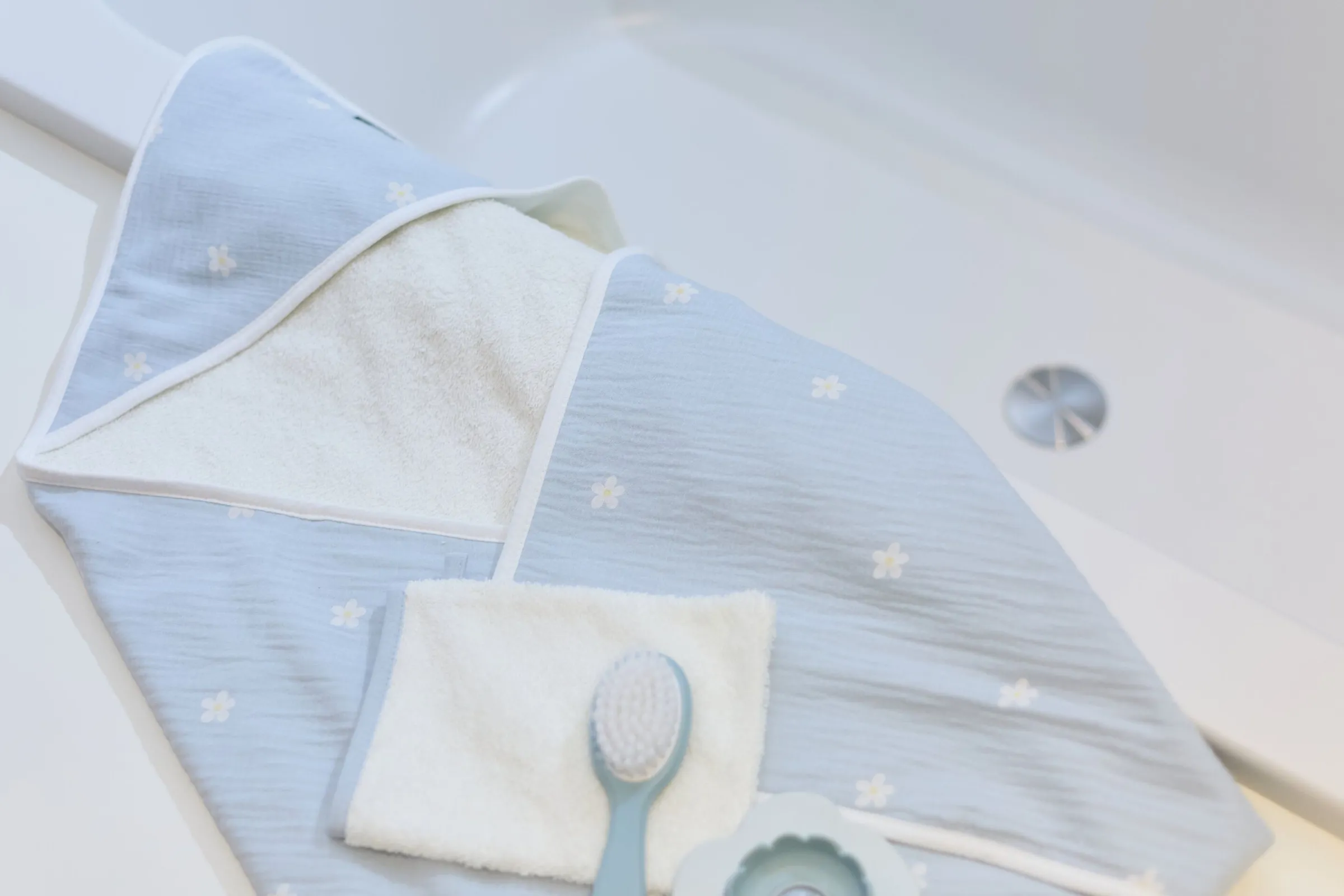 Childhome Capes De Bain-Cape De Bain + Gant - 80x80 Cm - Mousseline Fleur - Bleue