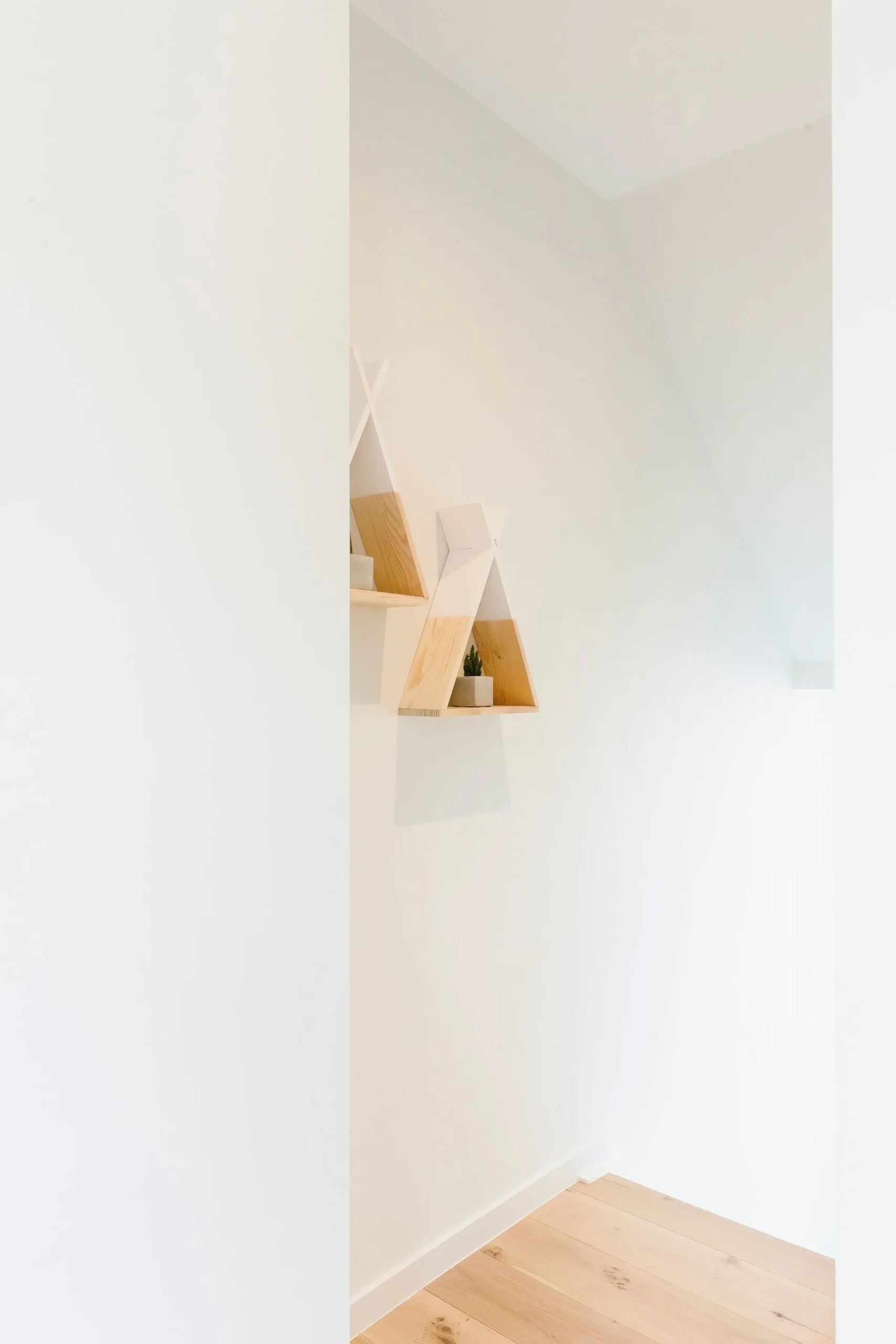 Childhome Étagères Murales|Tipi-Etagère Murale Tipi - Bois - Naturel Blanc
